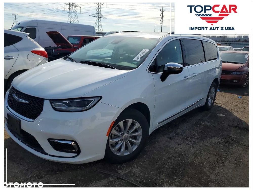 Chrysler Pacifica - 1