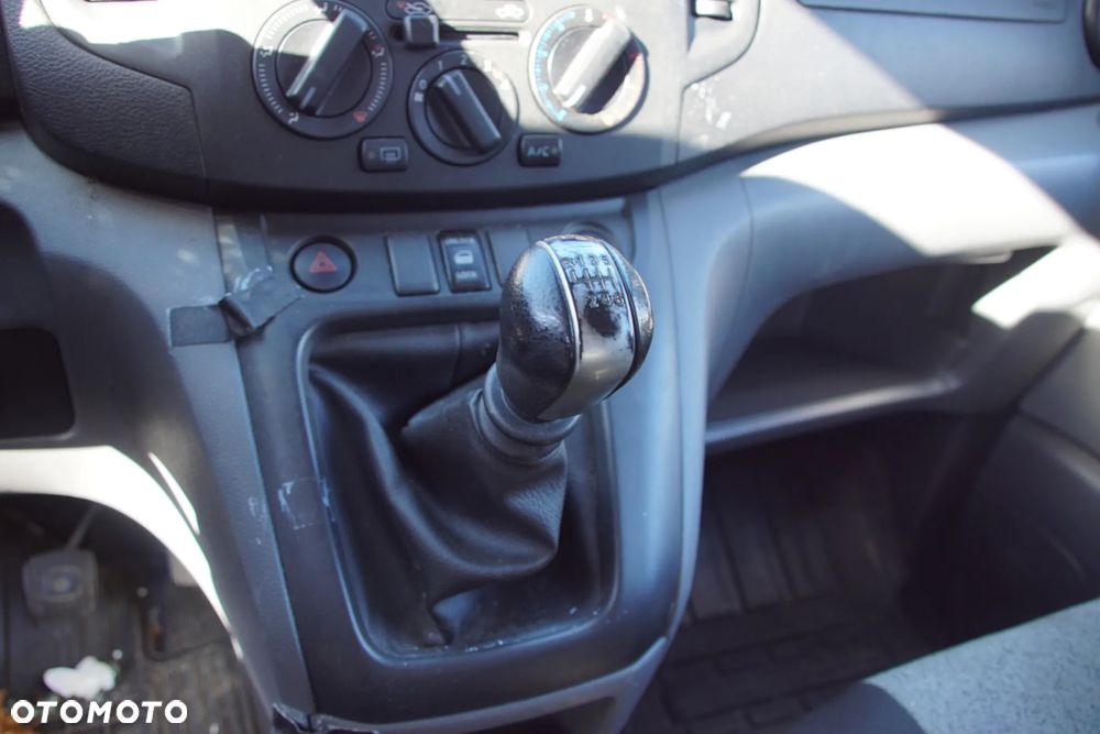 Auto na części - Nissan NV200 Campervan 1.5 DCI 110 KM K9K646 TL4118 K51 2015R Silnik Skrzynia Drzwi Maska Błotnik Zderzak Lampa Klamka Szyba Lusterko Sterownik Moduł Czujnik Licznik Panel Kierownica - 13
