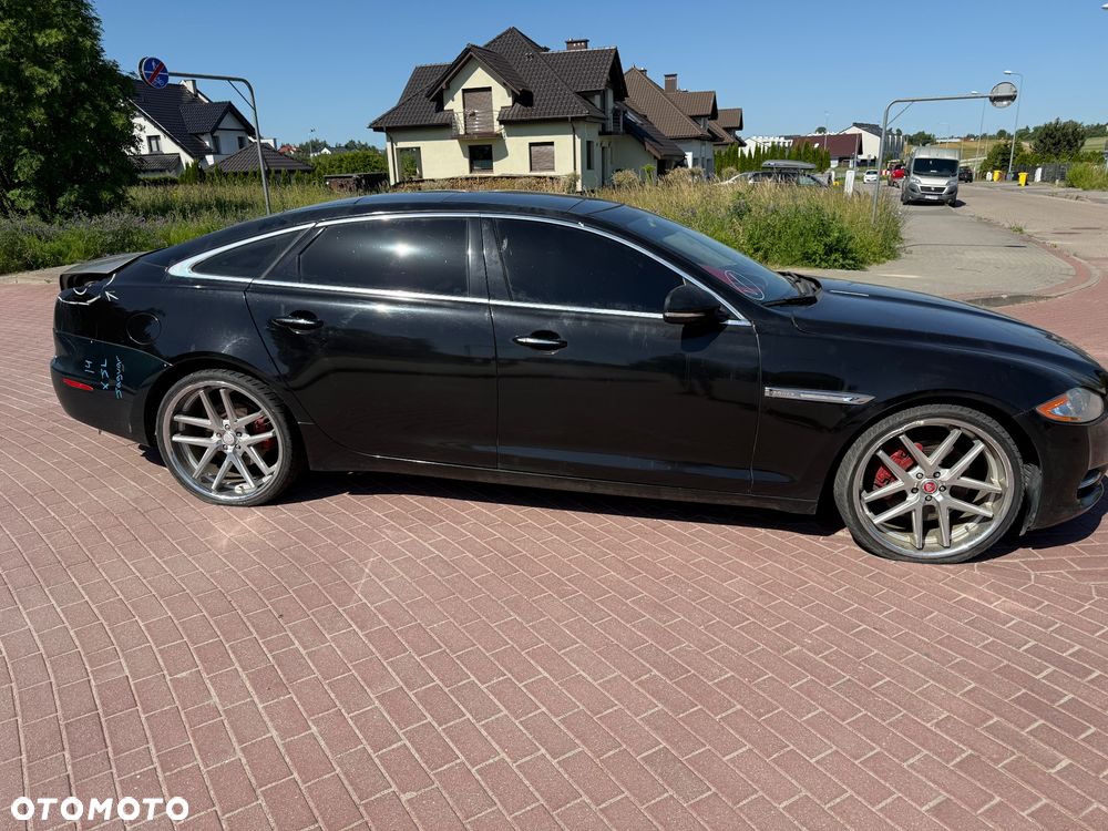 Jaguar XJ - 17