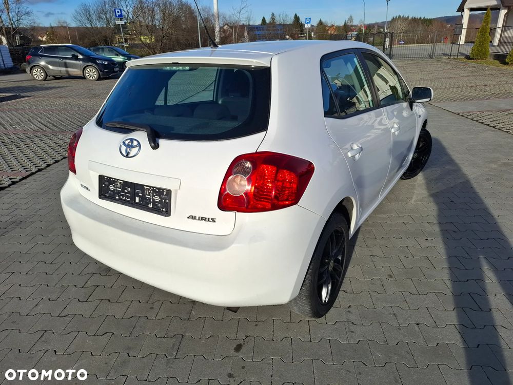 Toyota Auris 1.33 VVT-i - 5