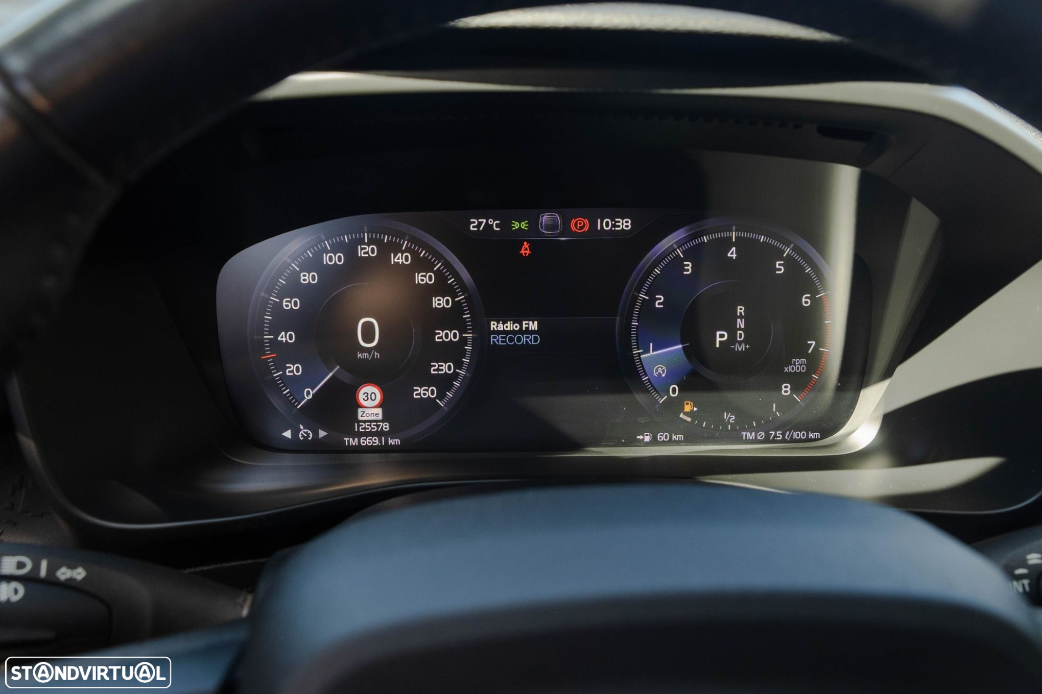 Volvo XC 40 1.5 T2 Momentum Core Geartronic - 29