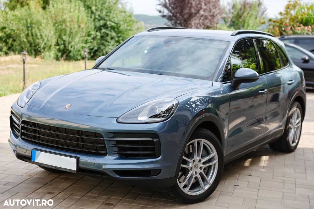 Porsche Cayenne - 1