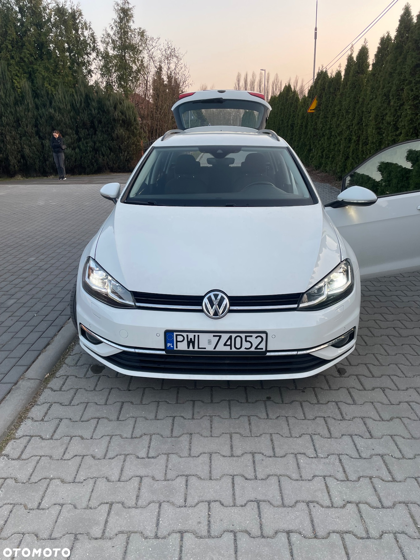 Volkswagen Golf 1.6 TDI BlueMotion Technology Comfortline - 23
