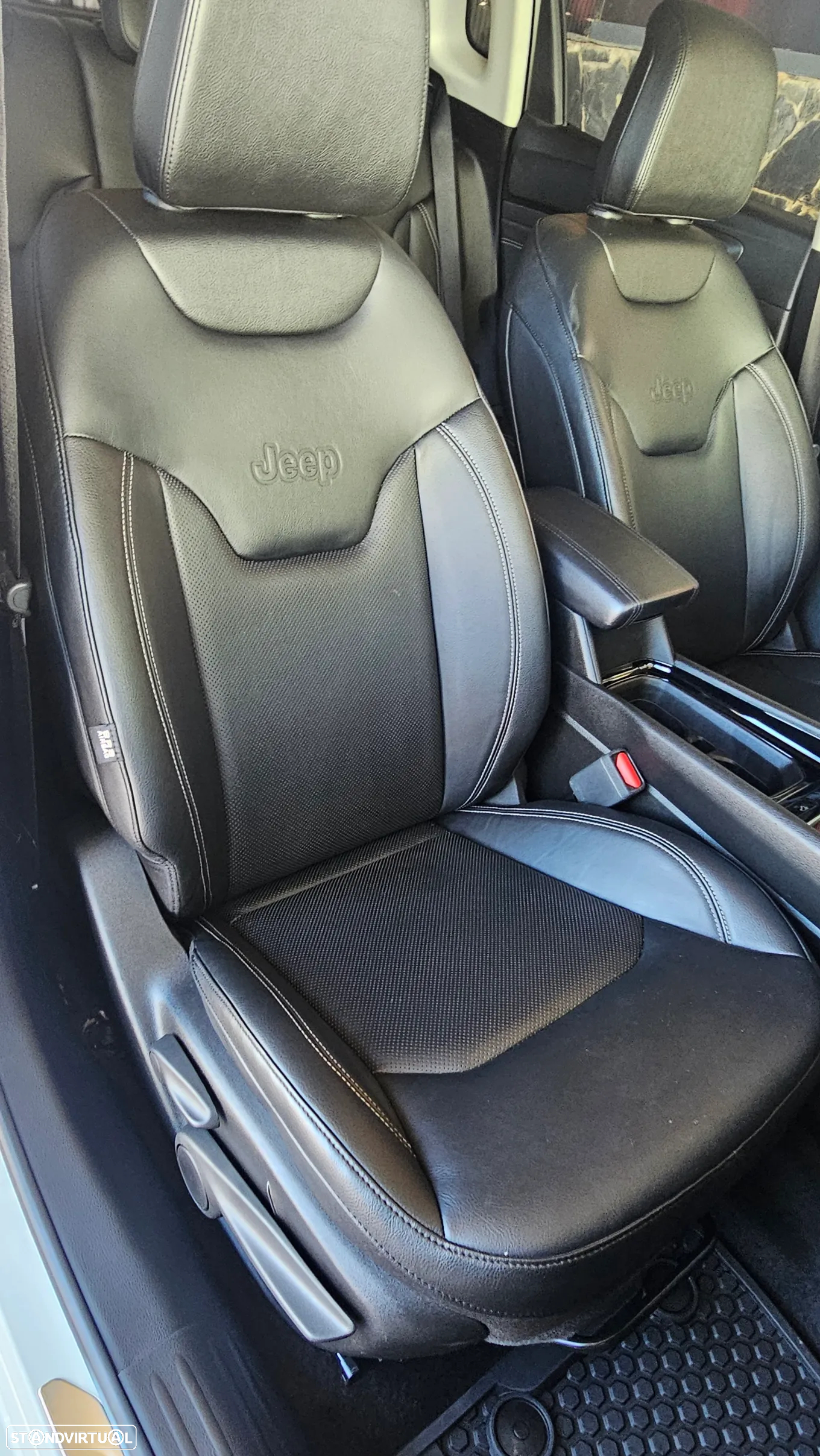 Jeep Compass 1.3 T4 4xe PLUG-IN HYBRID Auto High Upland - 8