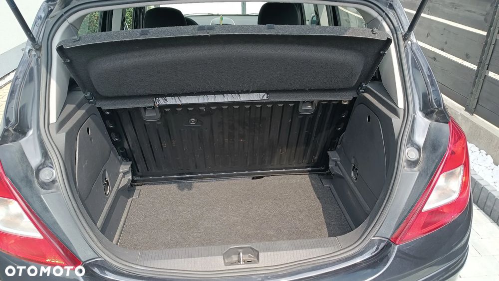 Opel Corsa 1.2 16V Essentia - 12