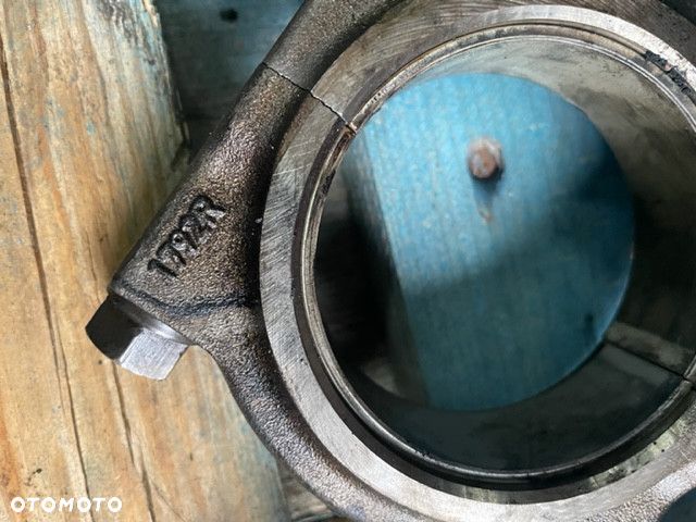 DEUTZ Korbowód TCD2013L044V TCD2013L064V Fendt 936 oryginał 04901791 - 2