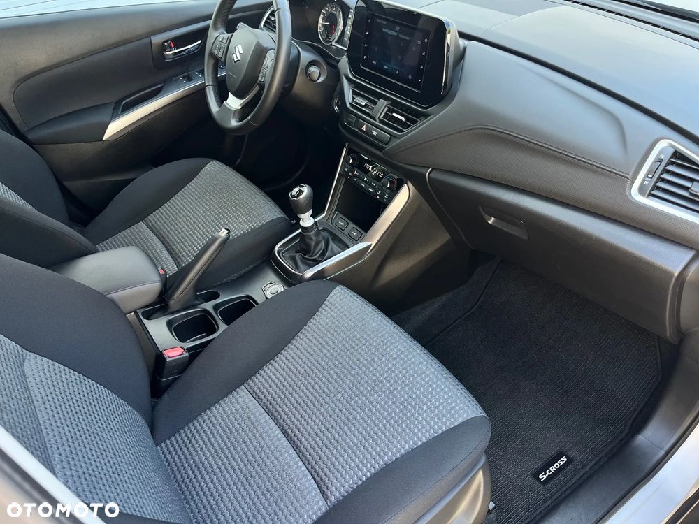 Suzuki S-Cross - 10