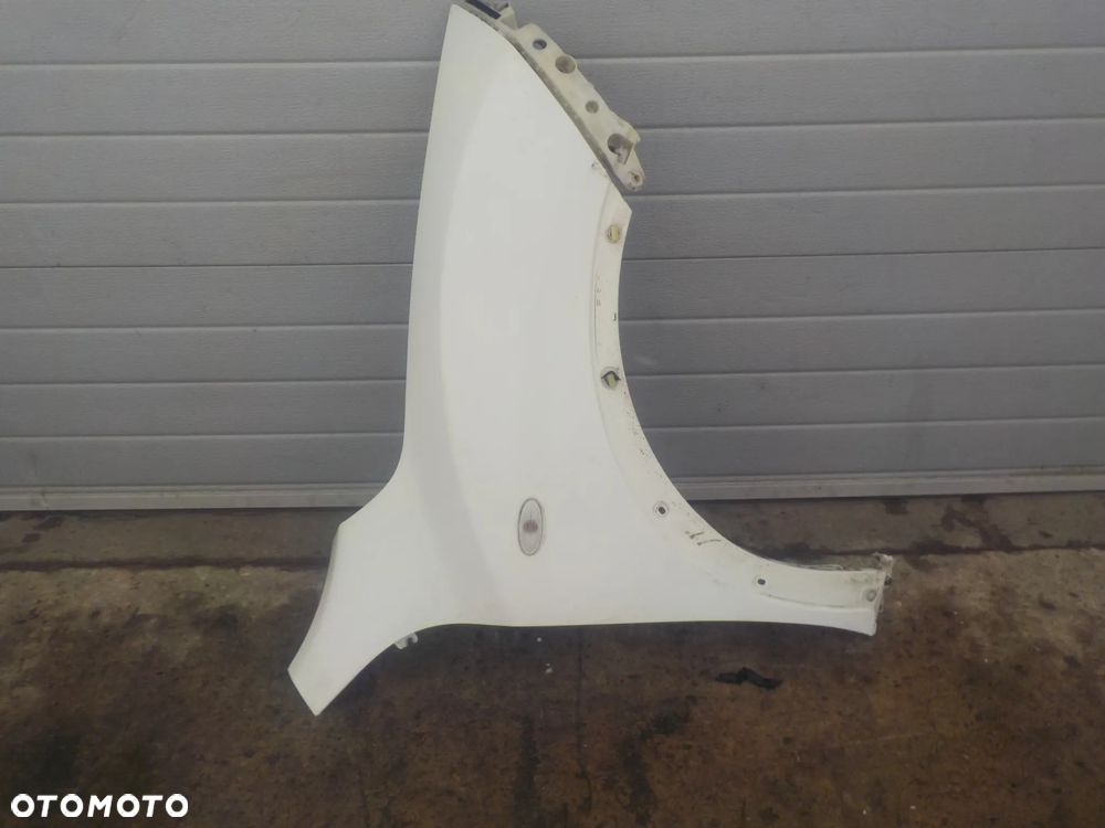 NISSAN JUKE BŁOTNIK PRAWY 326G - 1