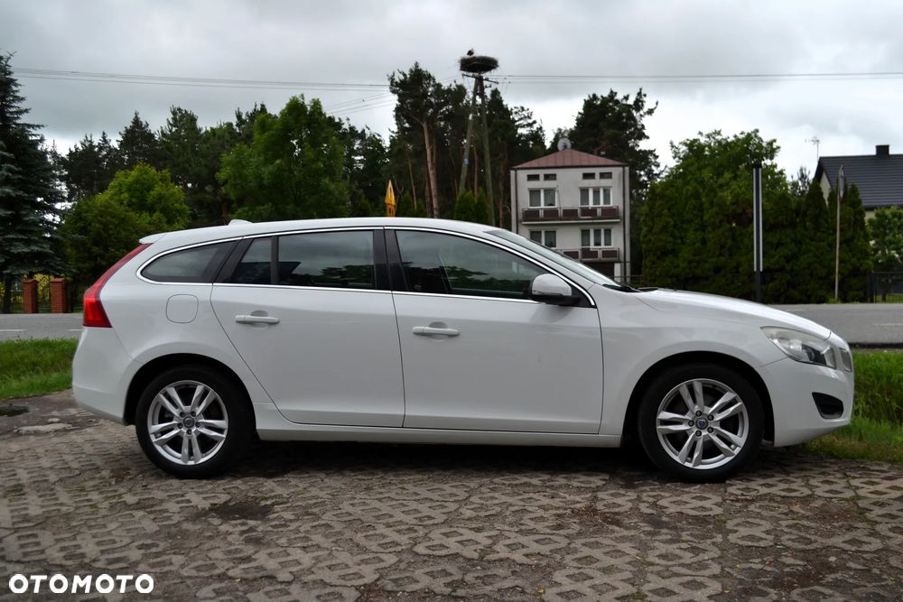 Volvo V60 DRIVe Momentum - 14