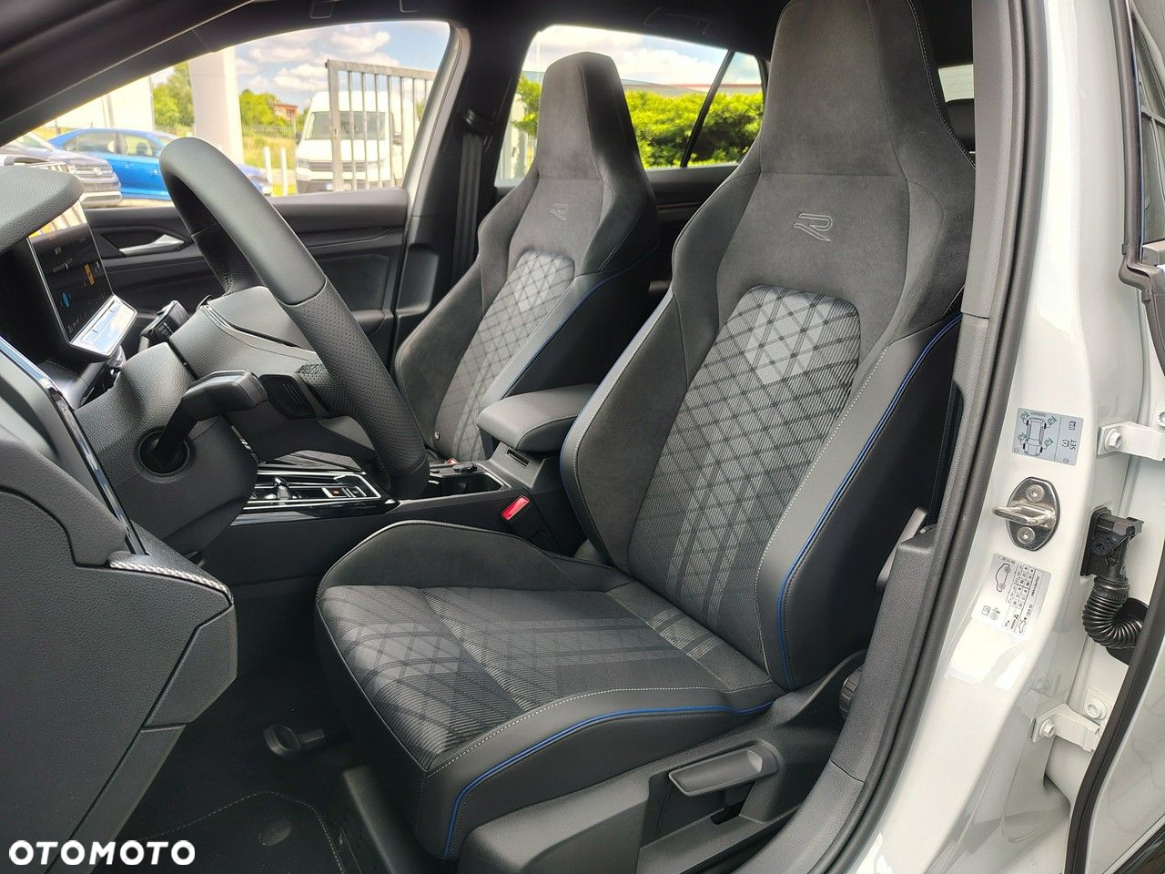 Volkswagen Golf - 8