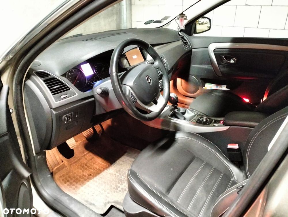Renault Laguna 2.0 dCi Black Edition - 12