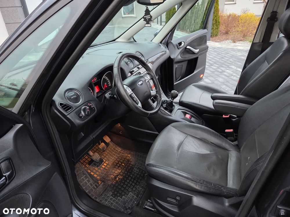 Ford Galaxy 2.0 TDCi Ghia - 32