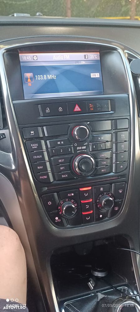 Opel Astra 2010 photo 4