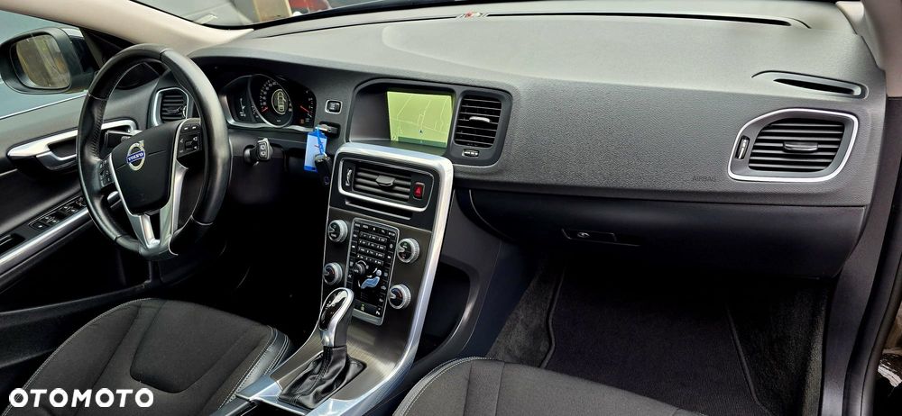 Volvo V60 D4 Drive-E Momentum - 23