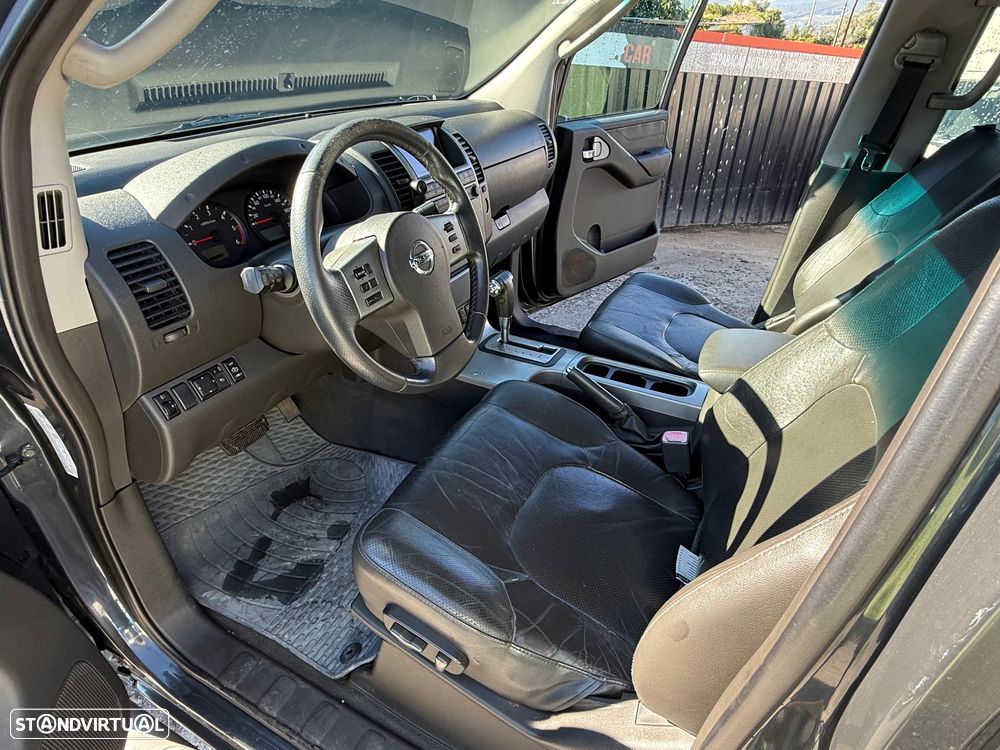 Nissan Navara 2.5 dCi CD LE Prem.+BDT AT - 13