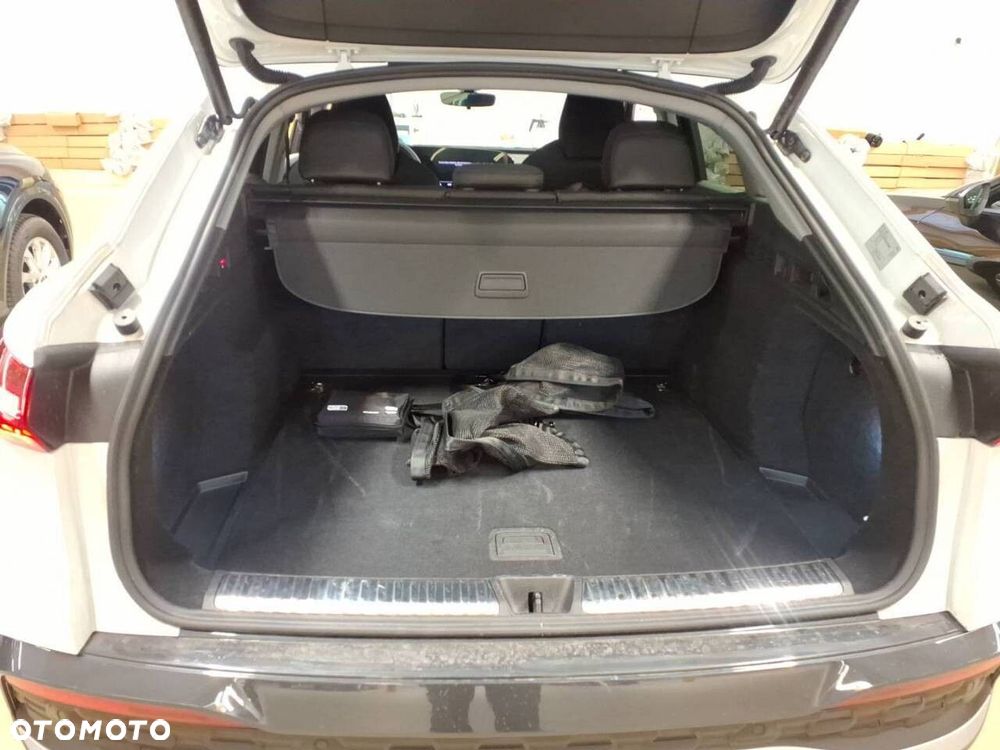 Audi Q5 Sportback - 12