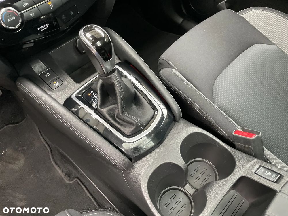 Nissan Qashqai 1.3 DIG-T N-Connecta DCT - 16