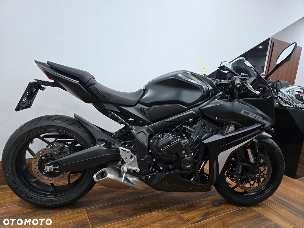 Honda CBR - 27