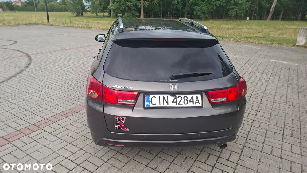 Honda Accord 2.0 Executive - 11