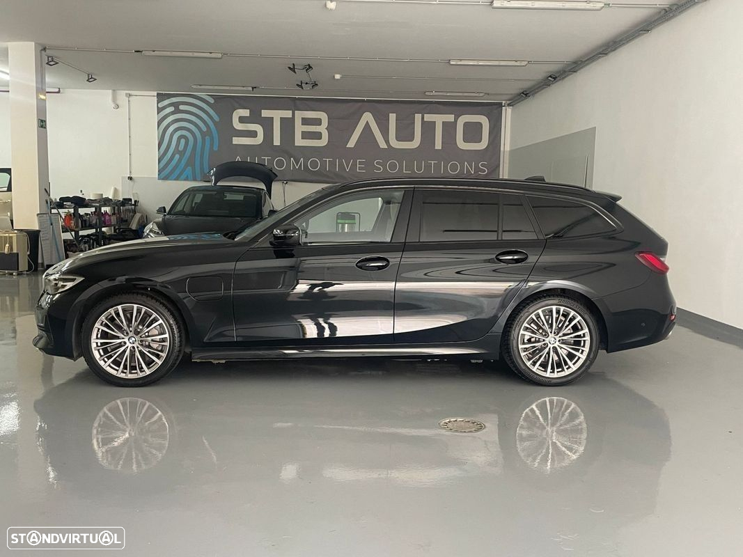 BMW 330 e Touring Pack M Auto - 19