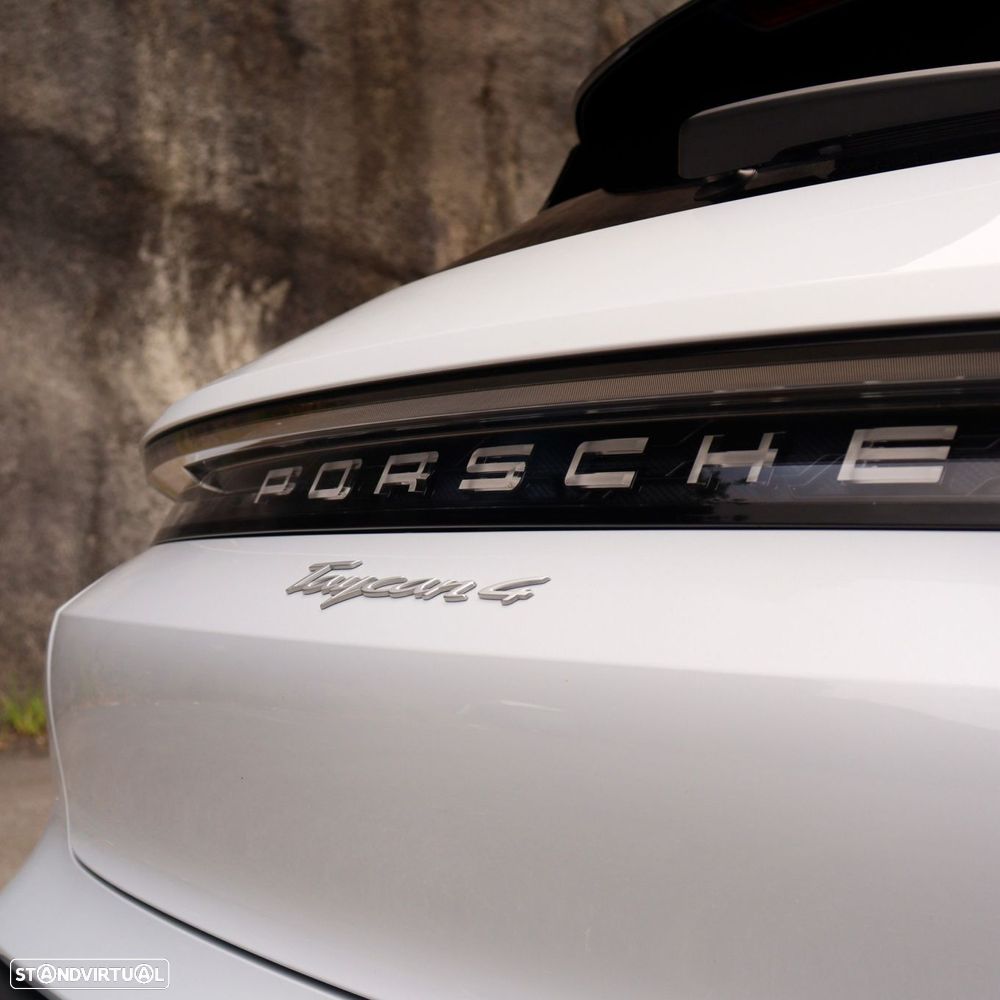 Porsche Taycan Cross Turismo 4 - 13