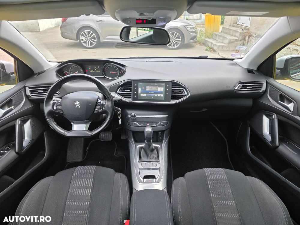 Peugeot 308 1.2 L PureTech Turbo S&S Allure Aut. - 14