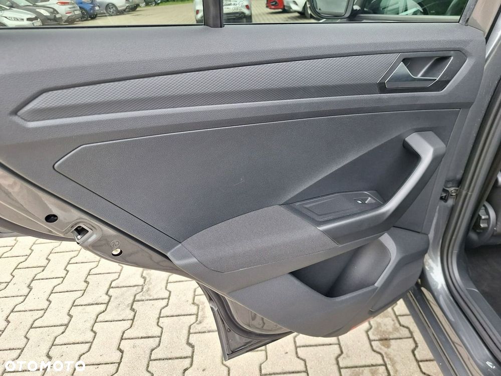 Volkswagen T-Roc 1.0 TSI Life - 24