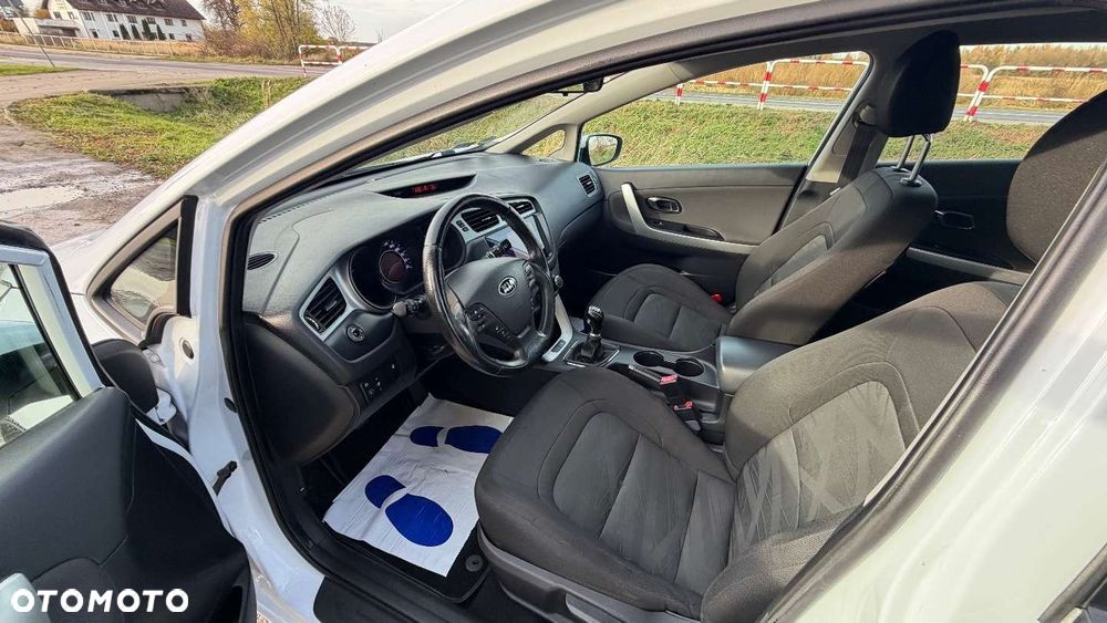 Kia Ceed - 38