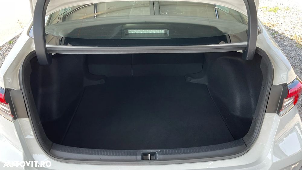 Toyota Corolla 1.8 HSD Business - 14