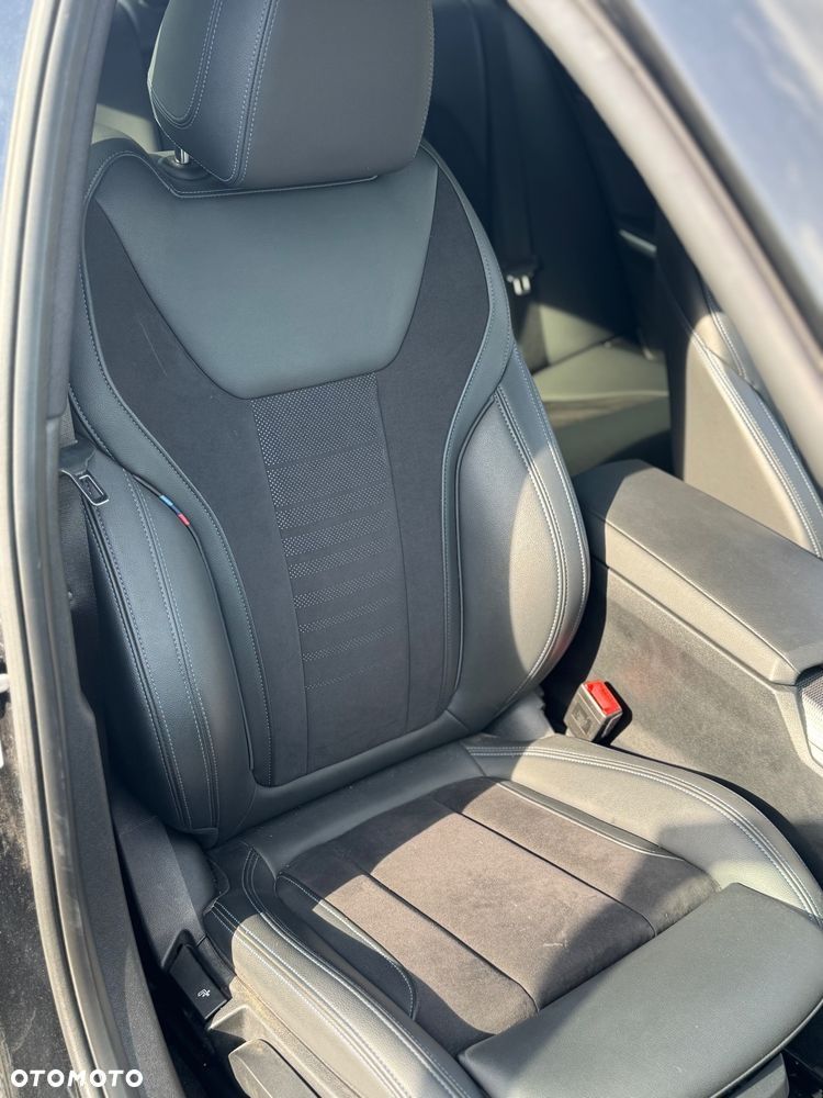 BMW Seria 3 330i M Sport - 25