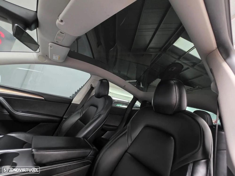 Tesla Model Y Long Range Dual Motor AWD - 9