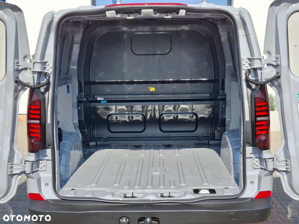 Volkswagen Transporter - 9