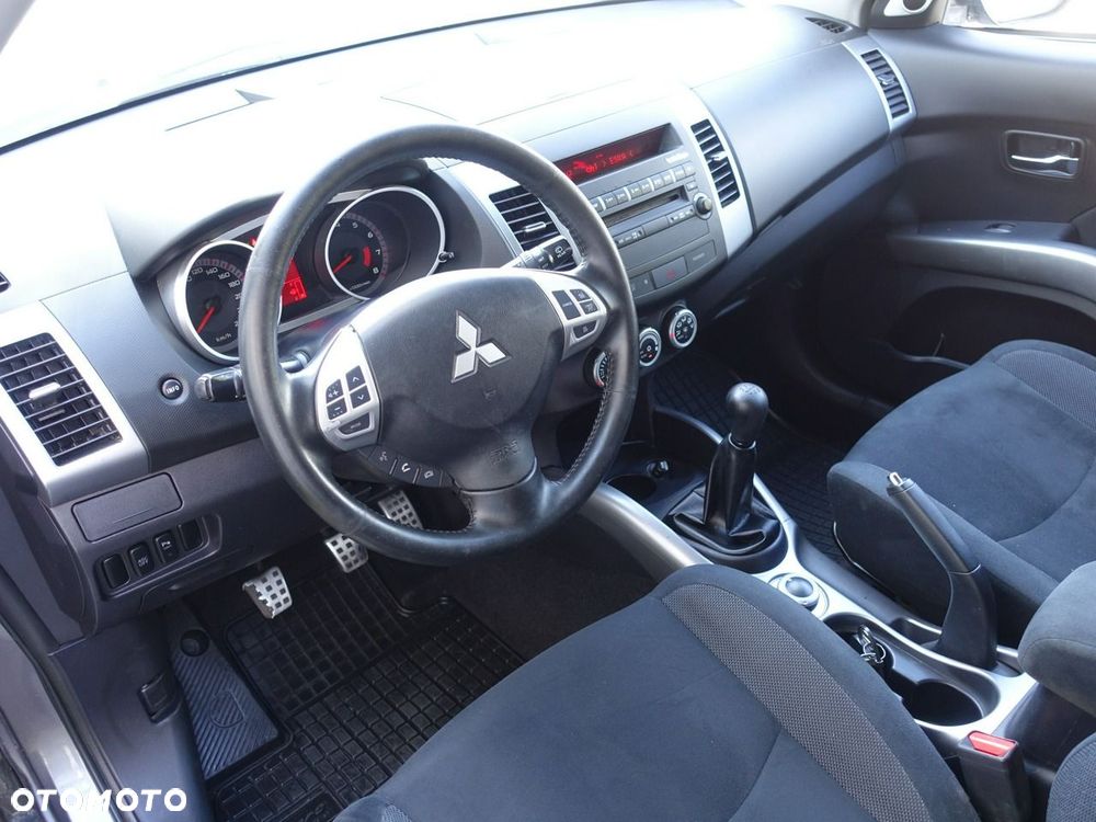 Mitsubishi Outlander 2.4 4WD Intense - 12