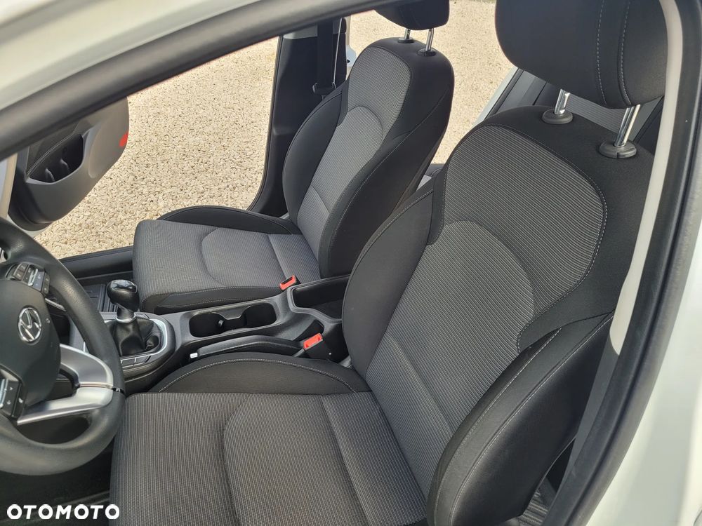 Hyundai i30 1.4 Family - 17