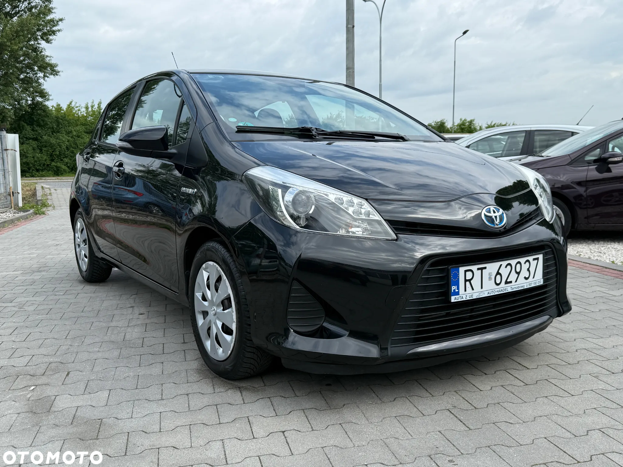 Toyota Yaris Hybrid 100 Dynamic - 10