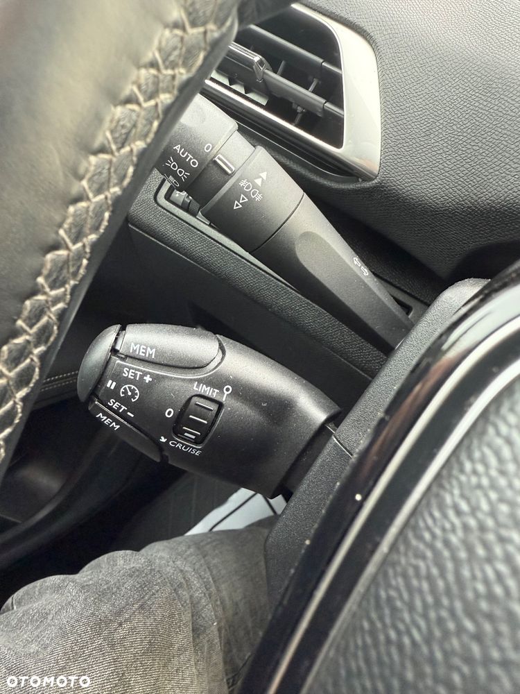 Peugeot 5008 1.5 BlueHDi Allure S&S - 39