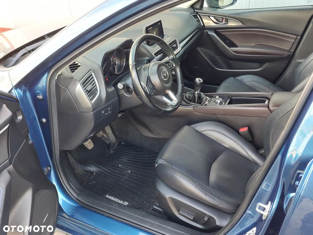 Mazda 3 - 17