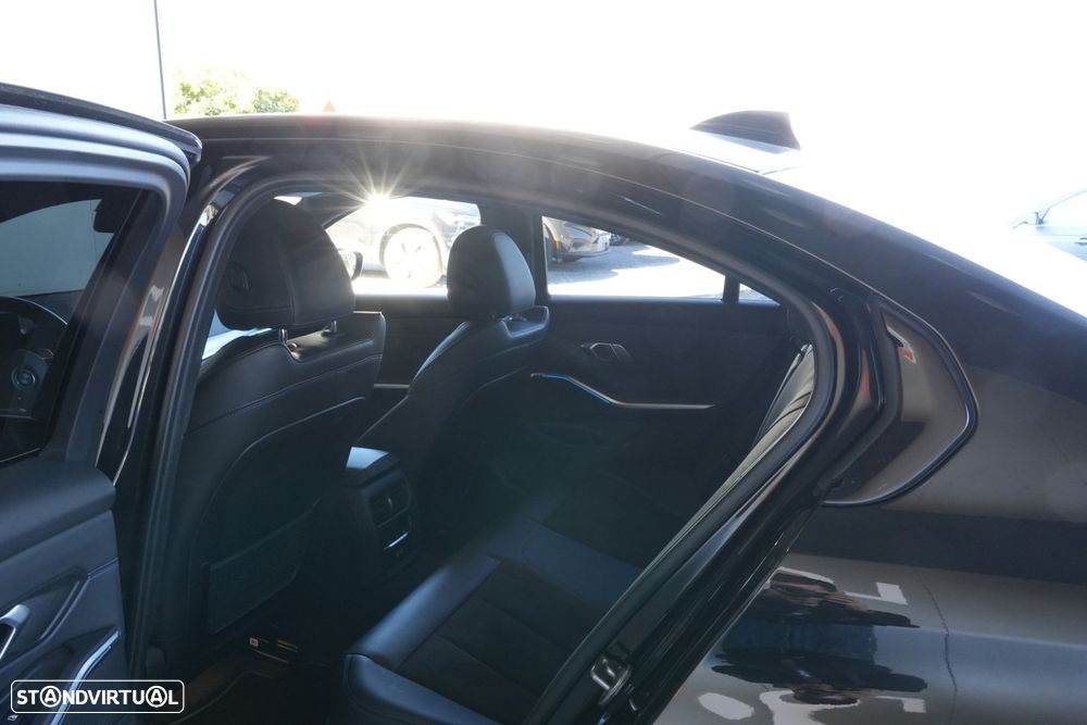 BMW 320 e Pack M Auto - 35
