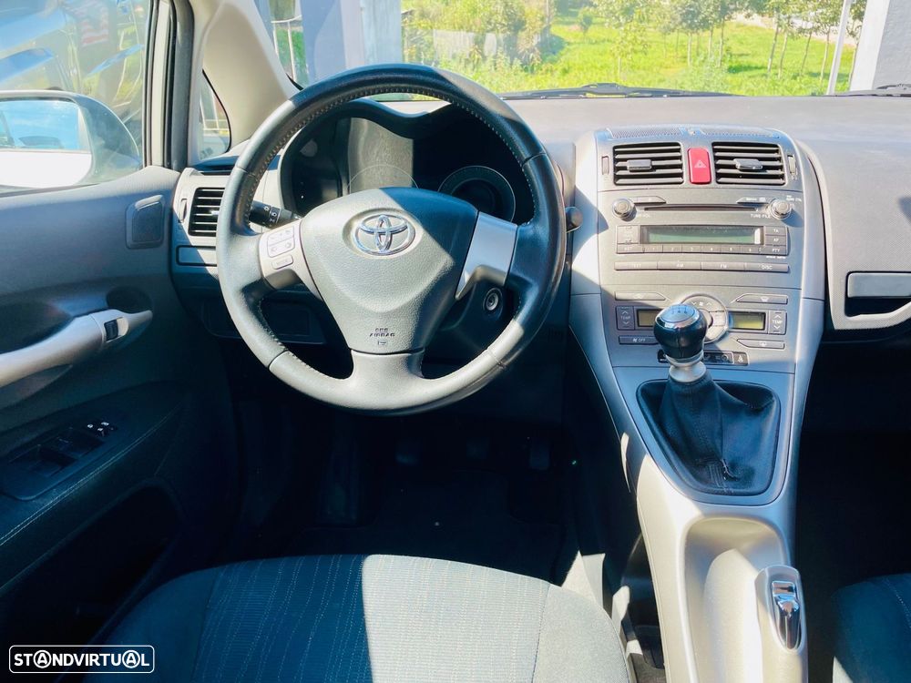 Toyota Auris 1.4 D-4D AC DPF - 9