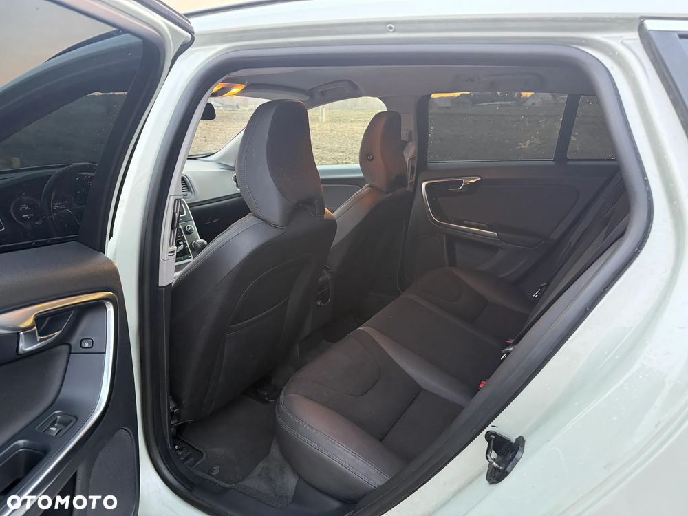 Volvo V60 D3 Edition - 11