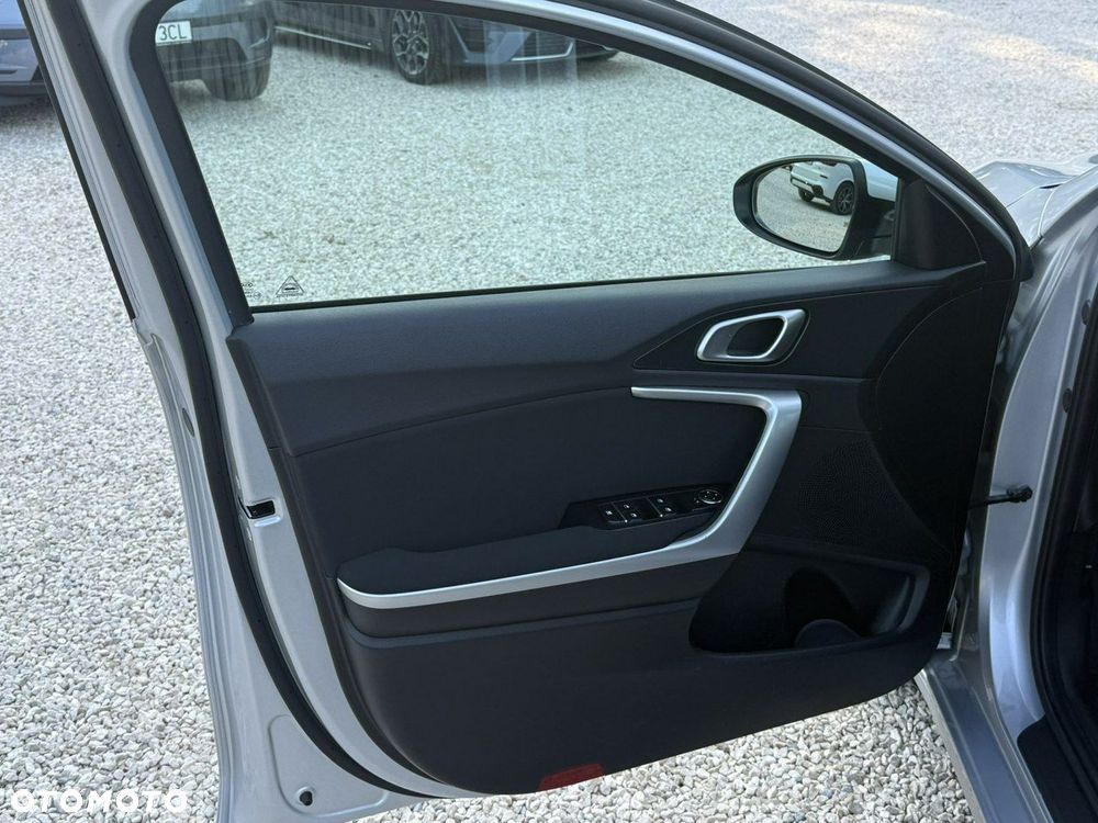 Kia Ceed - 12