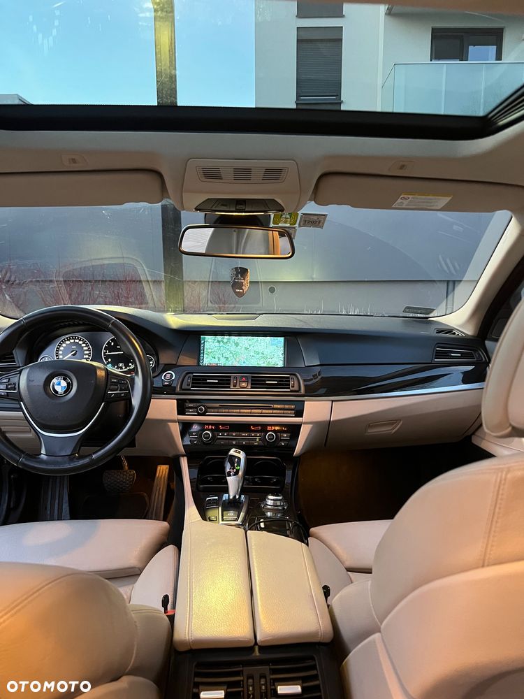 BMW Seria 5 525d Luxury Line - 14