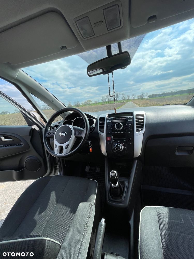 Kia Venga 1.6 L - 4
