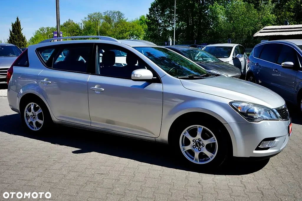Kia Ceed - 14