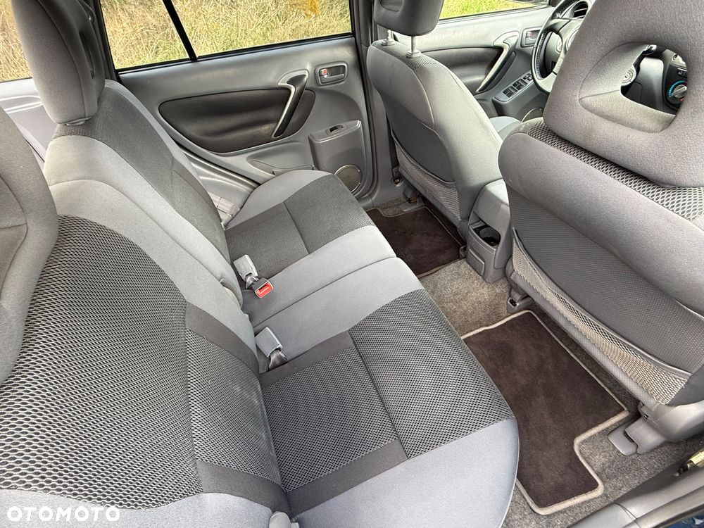 Toyota RAV4 2.0 VVT-i 4x4 - 6
