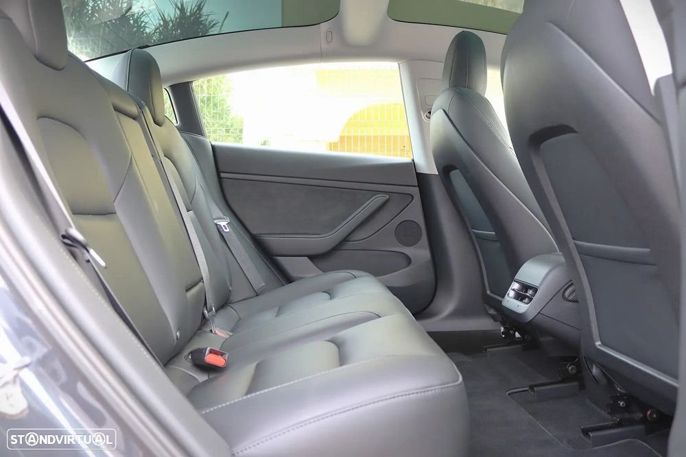 Tesla Model 3 Long-Range Dual Motor AWD - 33