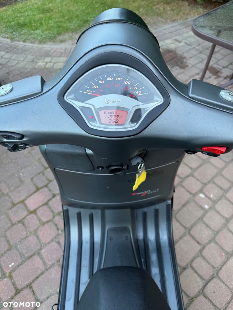 Vespa GTS - 7