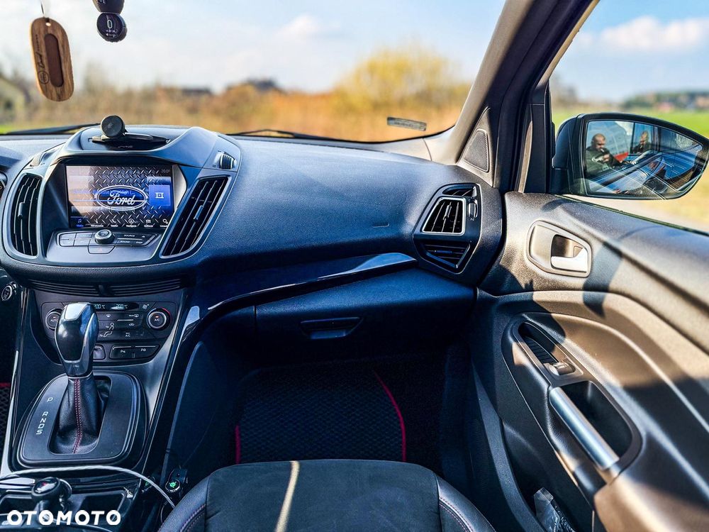 Ford Kuga 2.0 TDCi 4x4 ST-Line - 24