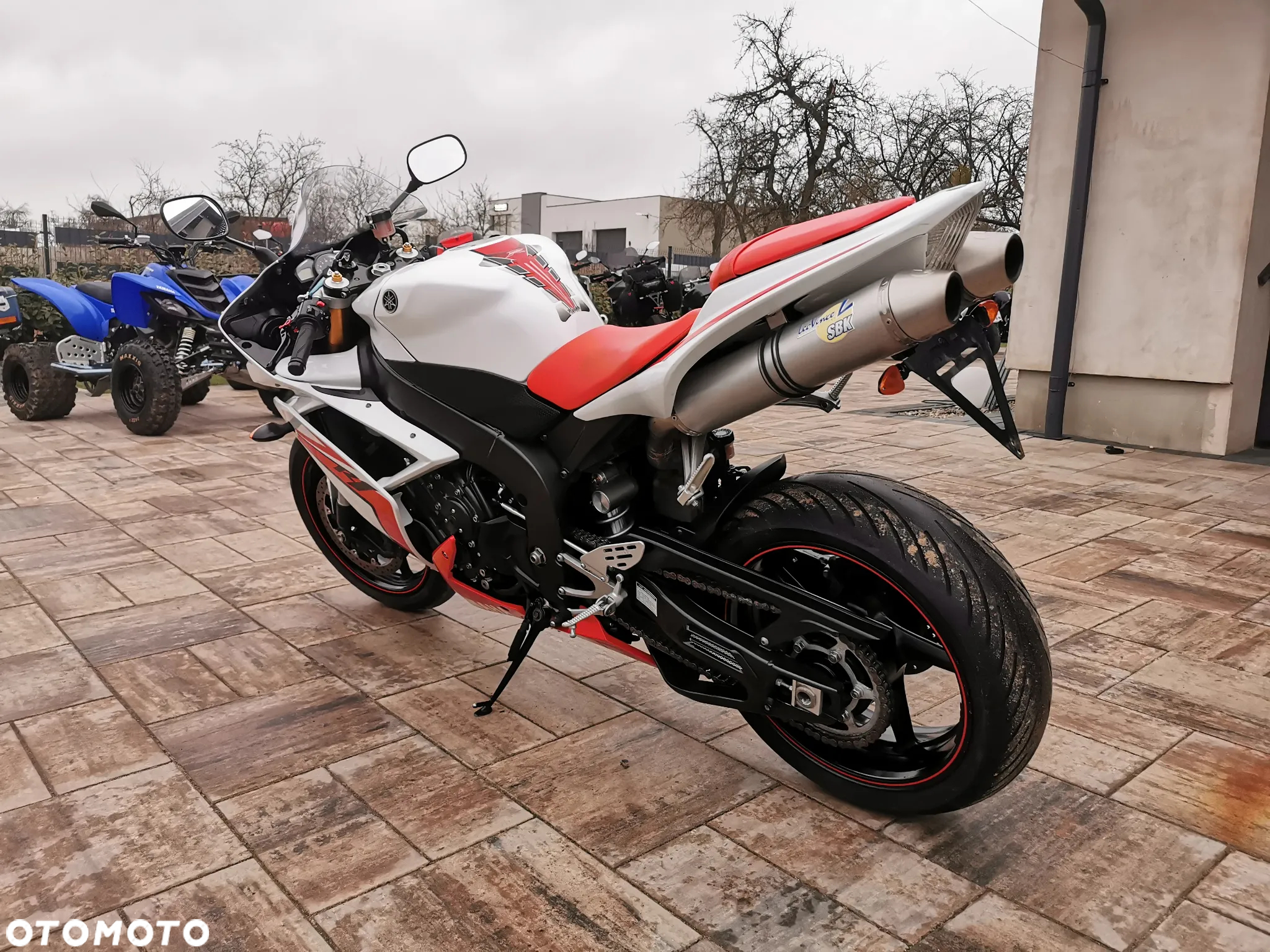 Yamaha R1 - 7