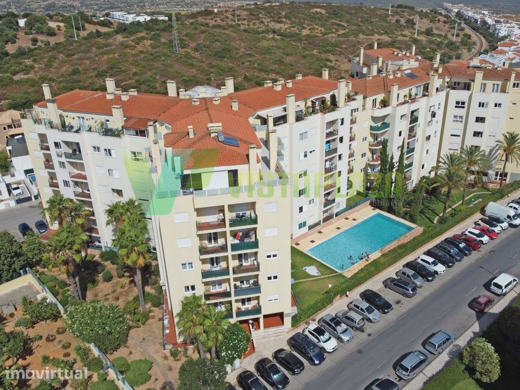 Apartamento T2 com Piscina e Estacionamento na Pedra Mourinha - Por... - Grande imagem: 2/28